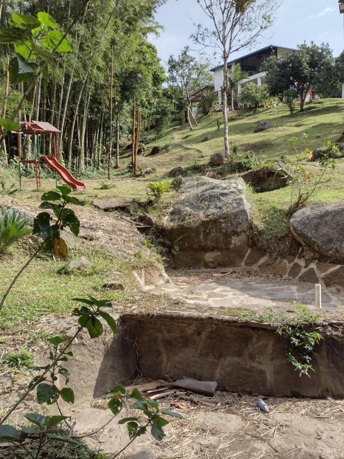 Finca clima templado, quebrada y jacuzzi; los clientes pueden usar todo el espacio y no tendrán que compartirlo con el anfitrión ni con otros huéspedes, calles en buen estado Alban  Esterno foto