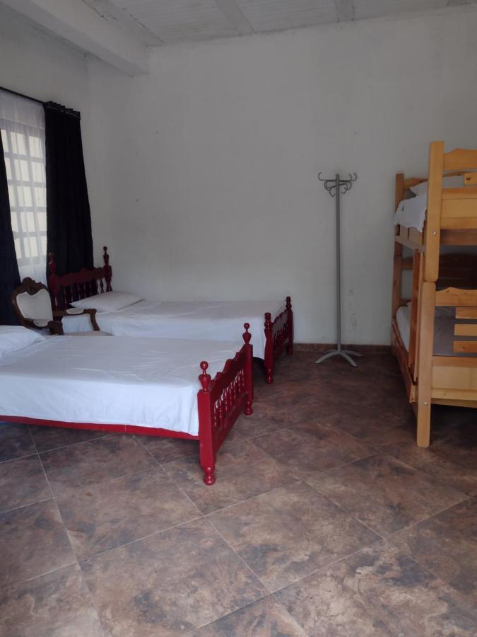 Finca clima templado, quebrada y jacuzzi; los clientes pueden usar todo el espacio y no tendrán que compartirlo con el anfitrión ni con otros huéspedes, calles en buen estado Alban  Esterno foto