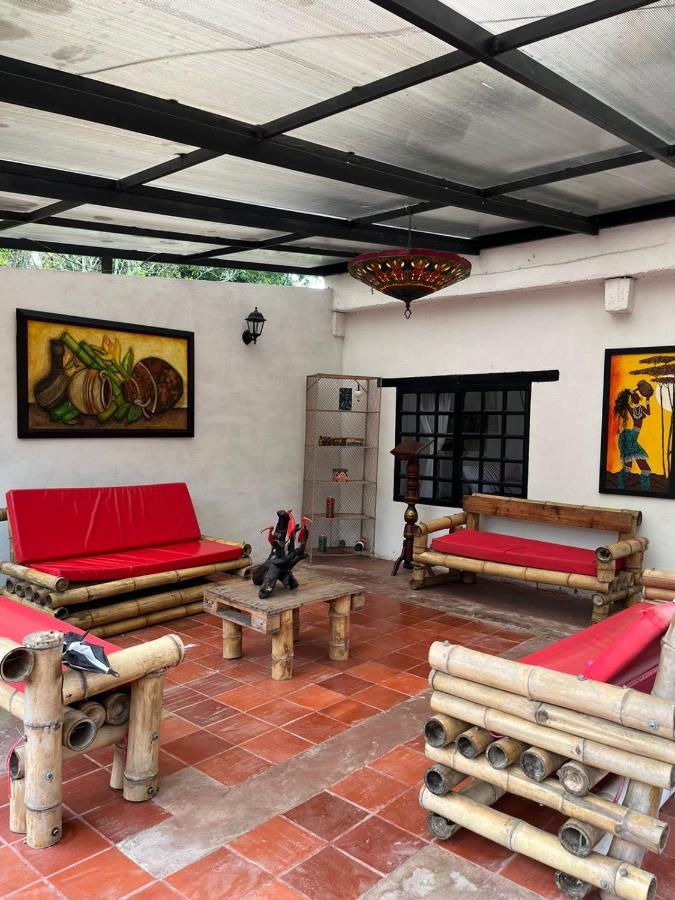 Finca clima templado, quebrada y jacuzzi; los clientes pueden usar todo el espacio y no tendrán que compartirlo con el anfitrión ni con otros huéspedes, calles en buen estado Alban  Esterno foto