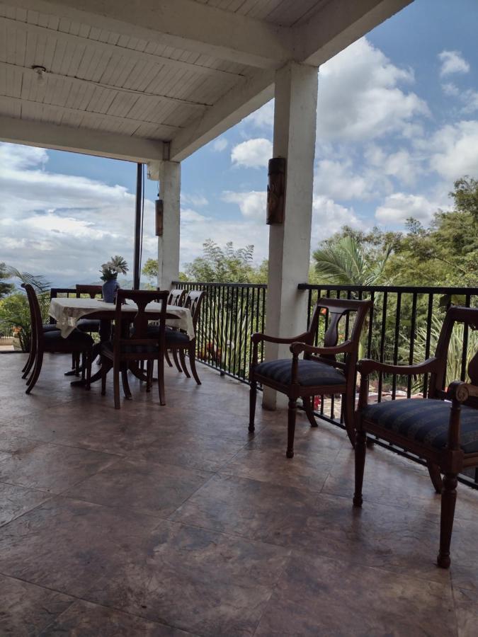 Finca clima templado, quebrada y jacuzzi; los clientes pueden usar todo el espacio y no tendrán que compartirlo con el anfitrión ni con otros huéspedes, calles en buen estado Alban  Esterno foto