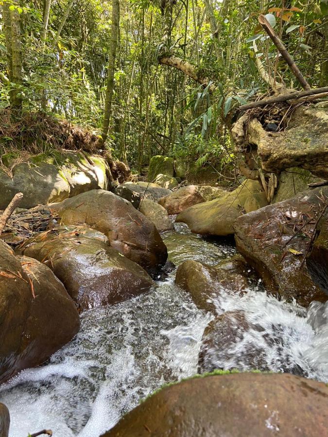 Finca clima templado, quebrada y jacuzzi; los clientes pueden usar todo el espacio y no tendrán que compartirlo con el anfitrión ni con otros huéspedes, calles en buen estado Alban  Esterno foto