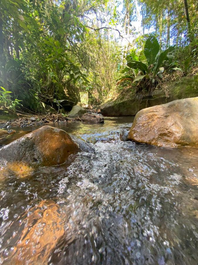 Finca clima templado, quebrada y jacuzzi; los clientes pueden usar todo el espacio y no tendrán que compartirlo con el anfitrión ni con otros huéspedes, calles en buen estado Alban  Esterno foto